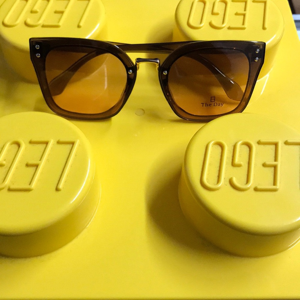 Reserved shades NWT